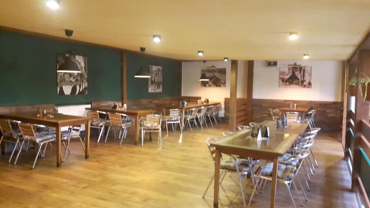 Victoria - Penzion & Restaurant زفولين المظهر الخارجي الصورة