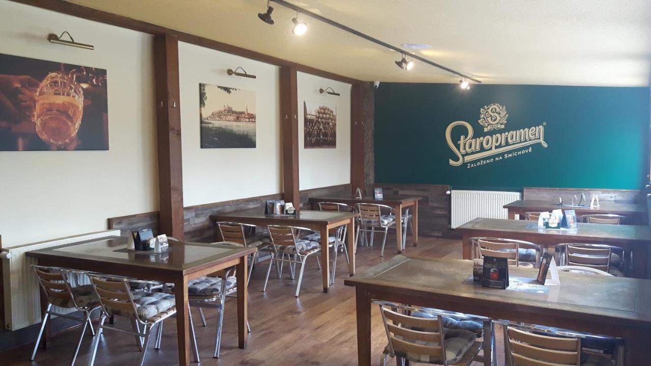 Victoria - Penzion & Restaurant زفولين المظهر الخارجي الصورة