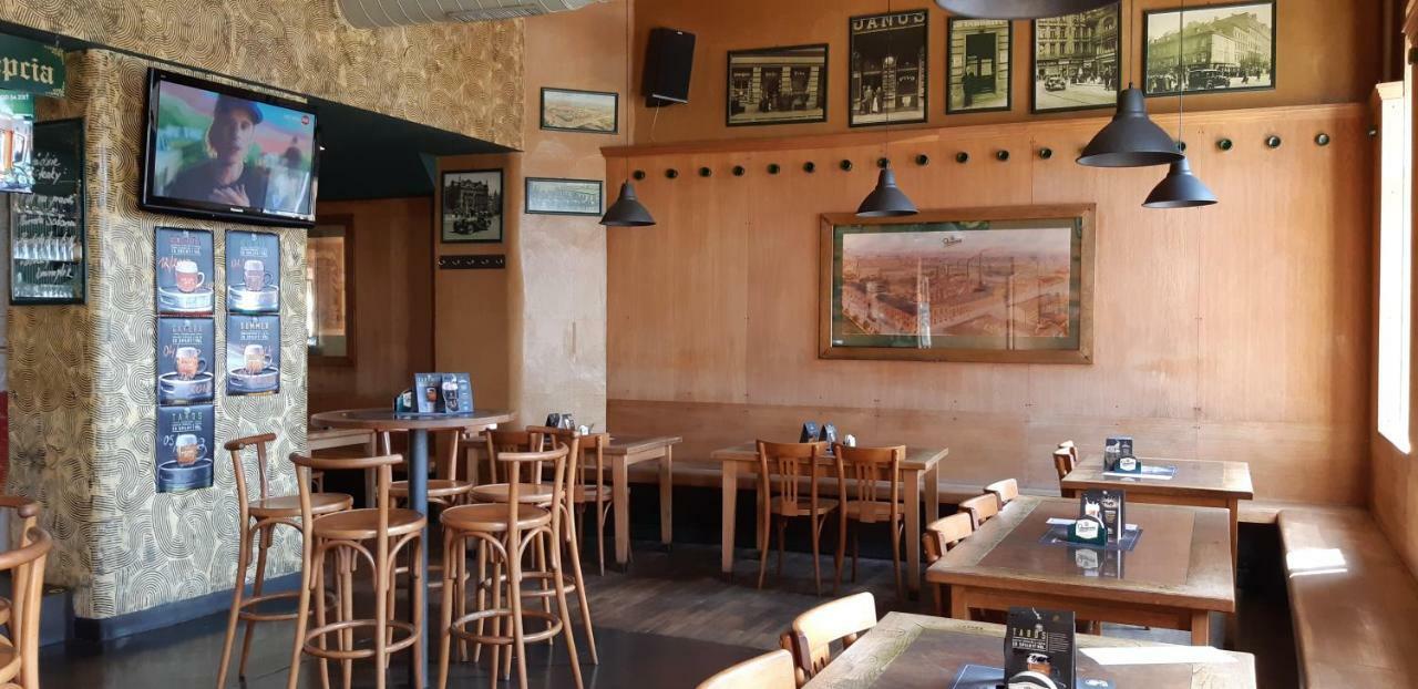 Victoria - Penzion & Restaurant زفولين المظهر الخارجي الصورة